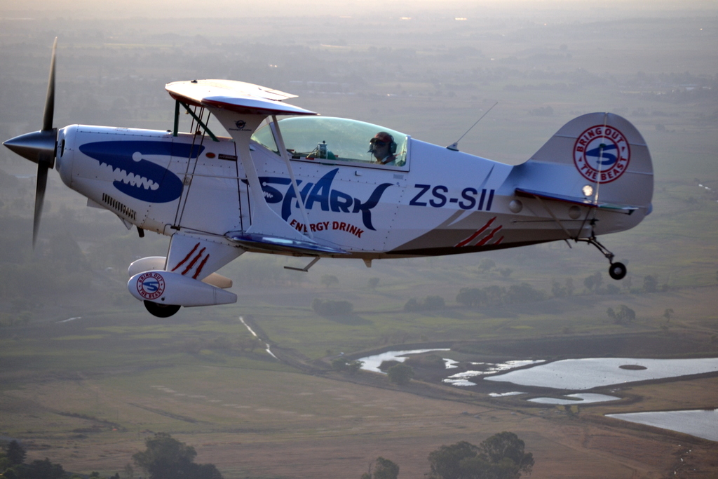 Pitts Special in flight 101
