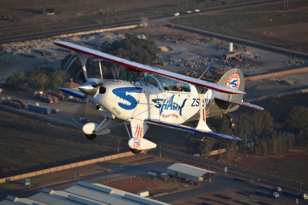 Pitts Special in flight 188