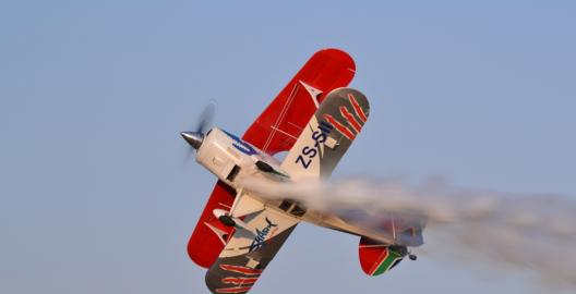 Pitts Special in flight 209